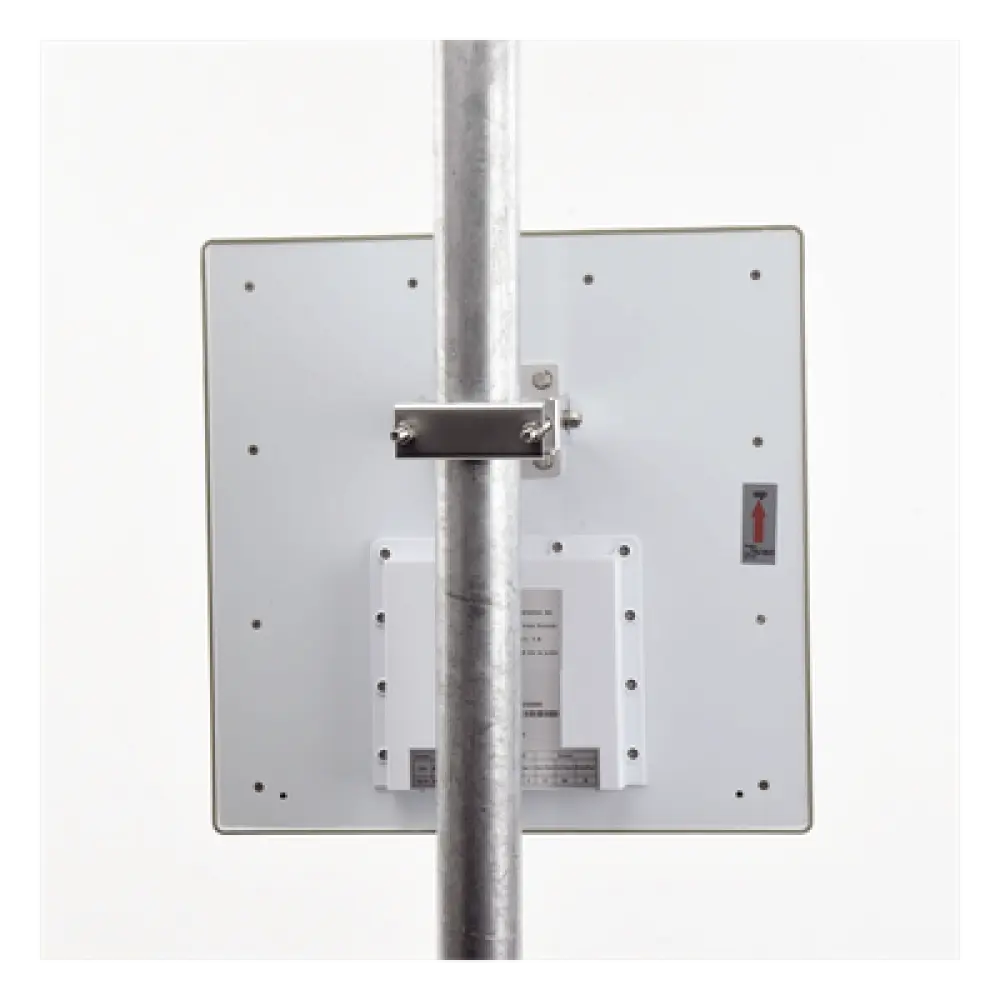 Lector RFID UHF / Alcance Ajustable 3 - 12 m (9.8 - 39.4 ft) / Frecuencia 902-928 MHz FHSS / Antena Integrada 12 dBi / Salida Wiegand 26 Bits / TCP-IP / Control de Acceso Vehicular