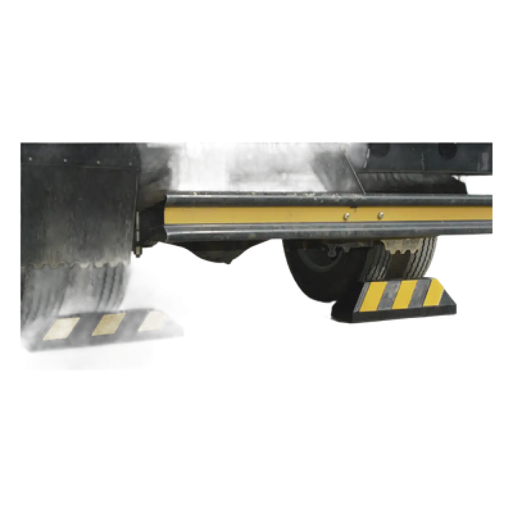 Tope Vehicular / 55 cm (1.8 ft) / Carga 5 Ton / Caucho Rígido / Bandas Reflejantes / Negro-Amarillo