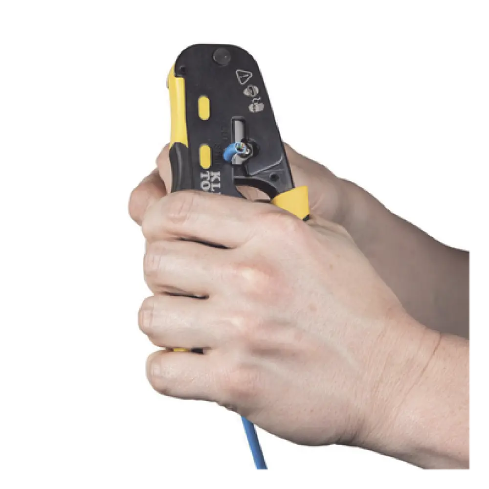 Ponchadora/Pelacables/Cortacables / Conectores Pass-Thru RJ45 / RJ11/RJ12 Estándar / Matraca Ciclo Completo / 28-22 AWG