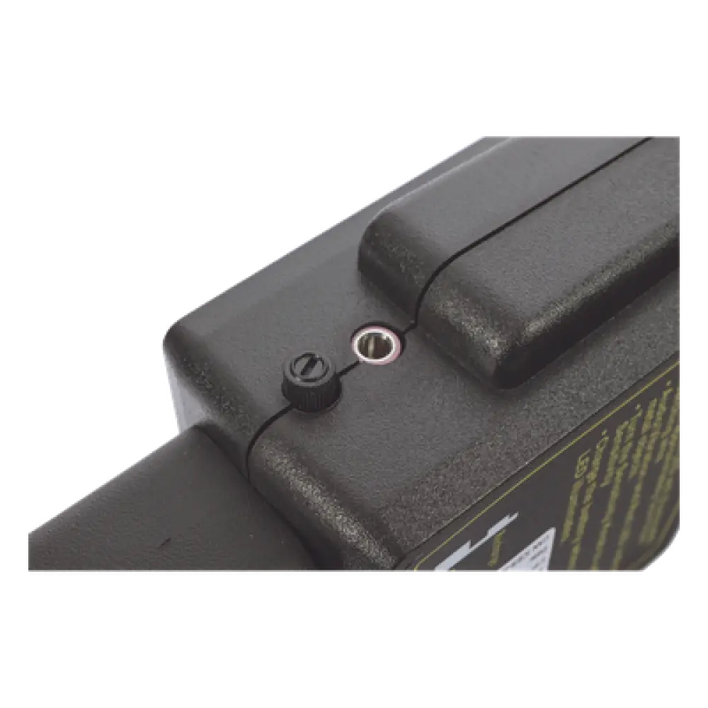 Detector de Metales Portátil / Sensibilidad Ajustable / Alarma Audible y Vibración / Resistente a Caídas 90 cm (2.95 ft) / Batería 9V Incluida