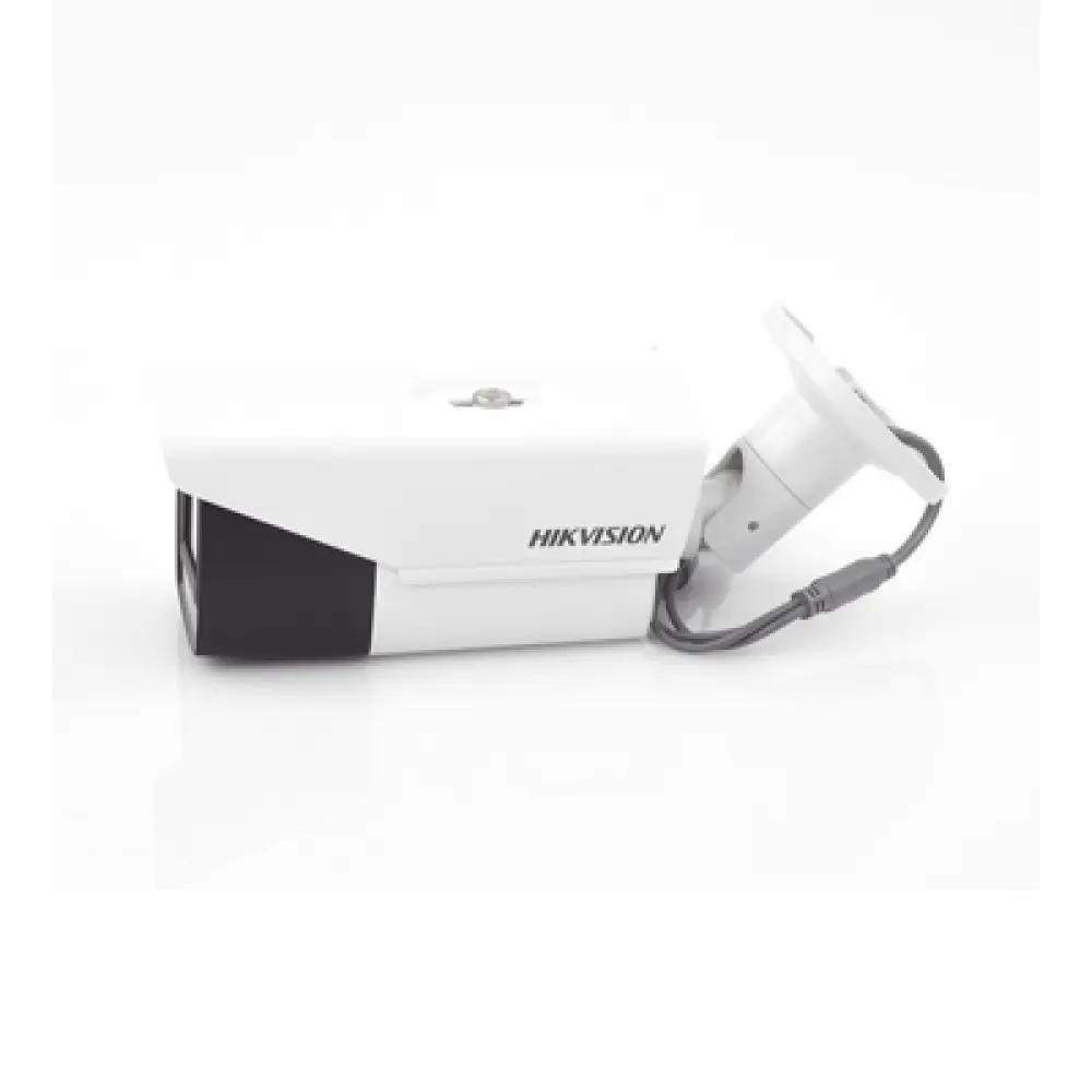 Cámara Bala TURBOHD / 8 Megapixel 4K / Lente Motorizado 2.7-13.5 mm / IR EXIR 80 m (262.5 ft) / IP67 / dWDR / Multiformato TVI-AHD-CVI-CVBS