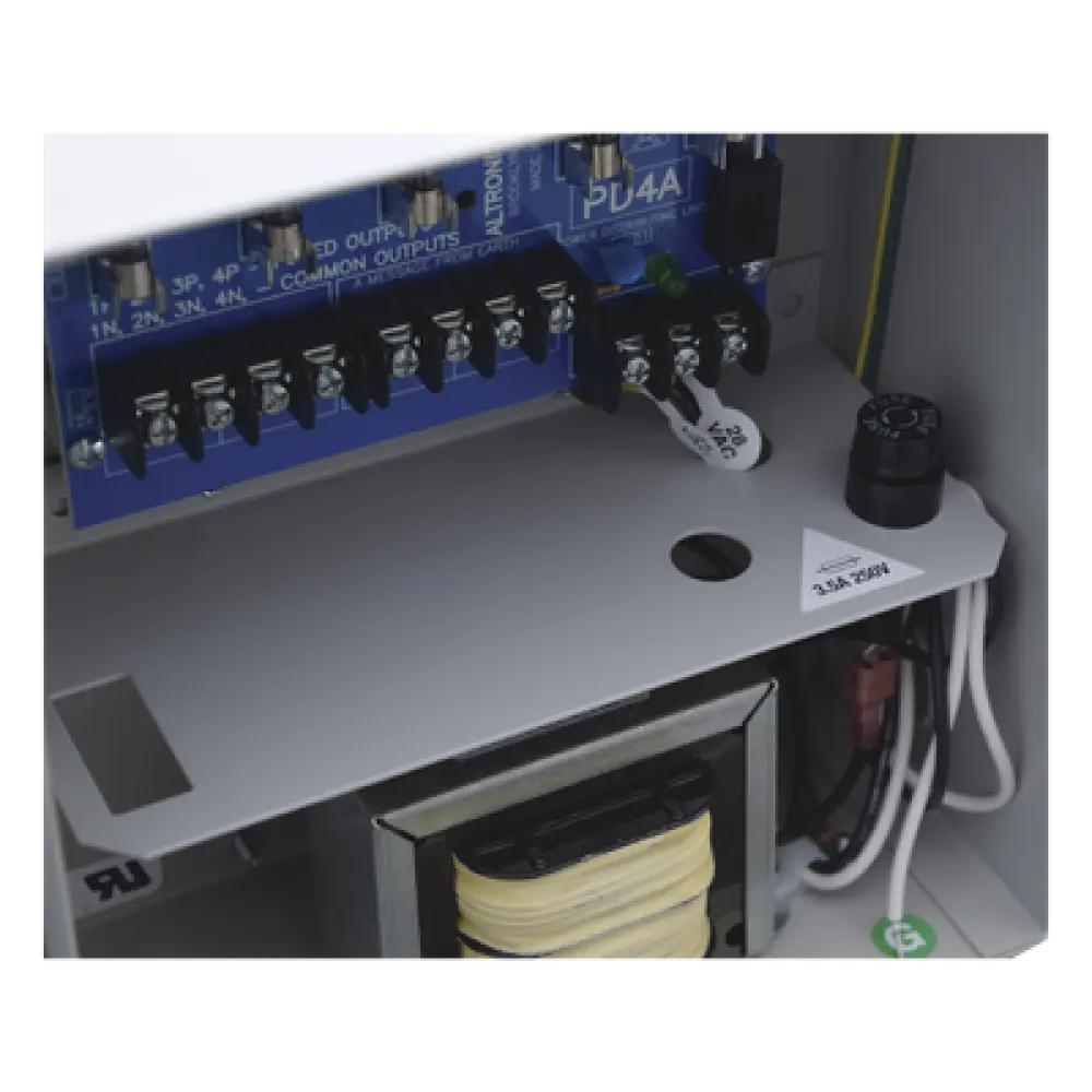 Fuente de Poder CCTV / 4 Salidas / 24 Vca @ 3.5 A o 28 Vca @ 3 A / 115 Vca / NEMA 1