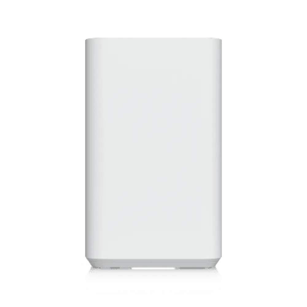 NAS Compacto de Escritorio / 2 Bahías 3.5" SATA / Puerto 2.5 GbE / USB-C 5 Gbps / PoE++ 60 W / Pantalla LCD 1.47"