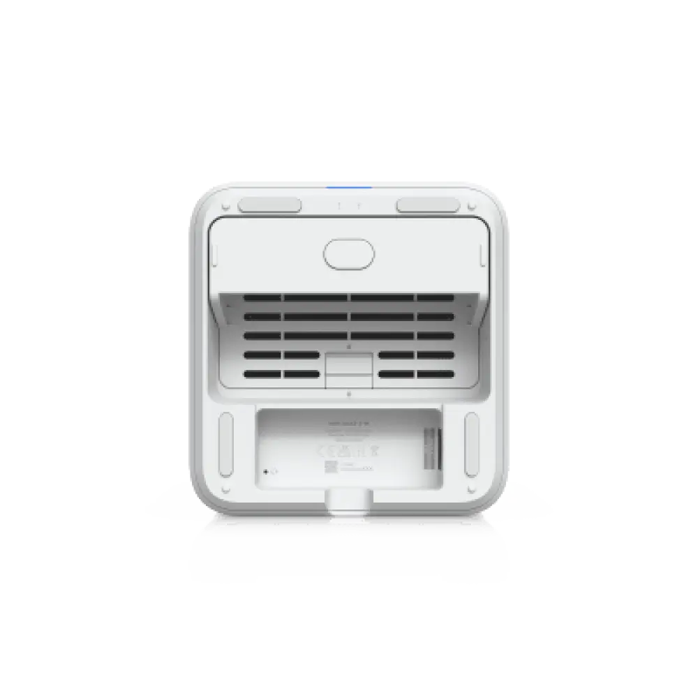 NAS Compacto de Escritorio / 2 Bahías 3.5" SATA / Puerto 2.5 GbE / USB-C 5 Gbps / PoE++ 60 W / Pantalla LCD 1.47"