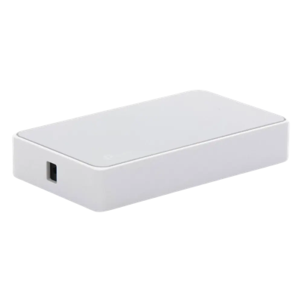 Switch de escritorio / 8 puertos / 10/100 Mbps / Auto-MDI/MDIX / Green Ethernet / 5.3x3.1x0.9 in