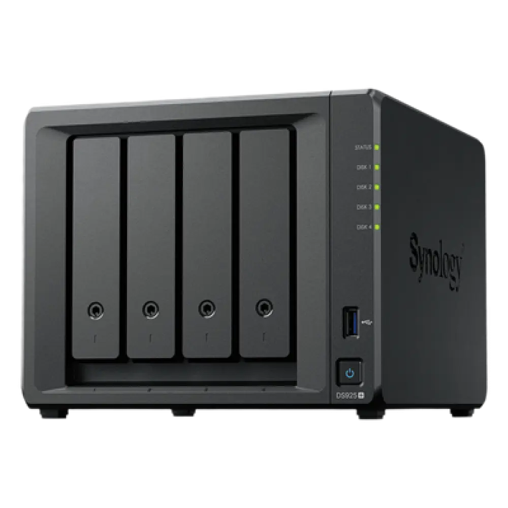 NAS 4 Bahías / Expandible a 9 Bahías / 2 Puertos 2.5GbE / 2 Ranuras M.2 NVMe / Procesador AMD Ryzen V1500B / 4 GB DDR4 ECC / Escritura Secuencial 565 MB/s / RAID Híbrido
