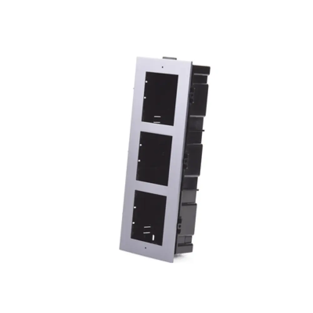 Marco de Instalación Empotrado / 3 Espacios para Módulos de Videoportero / Tapa de Aluminio / Rango Térmico -40°C a +60°C / IP Resistente a Humedad 10%-95%